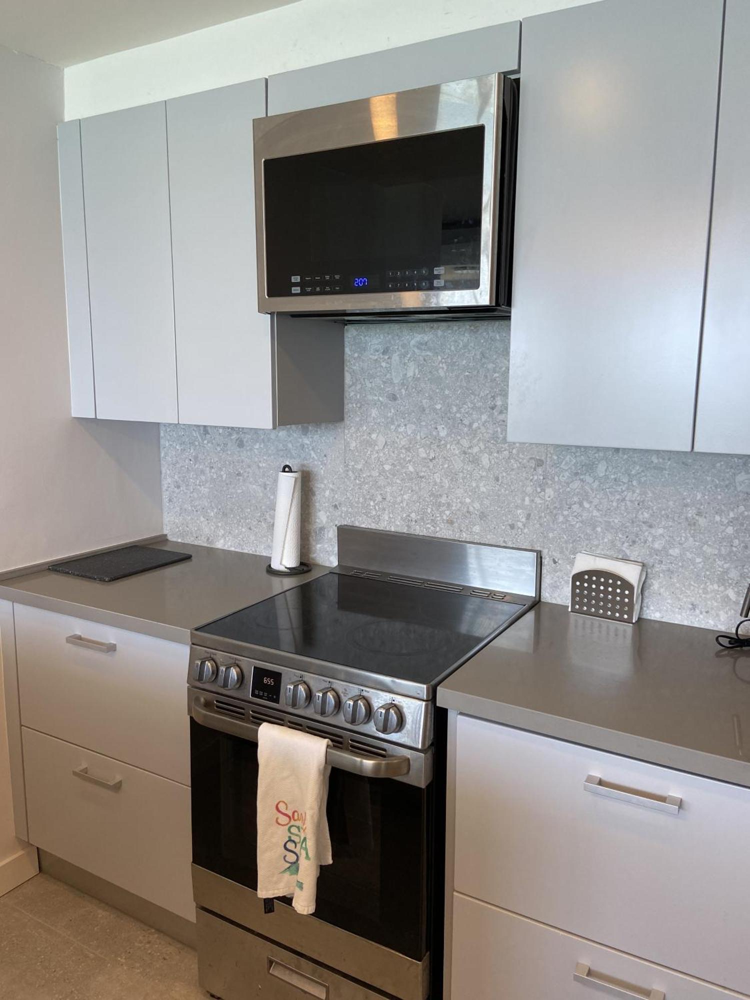 Kasa Blue Ocean - 2 Bed 2 Bath For 4 Ocean View Balcony Beachfront Condo Pool San Juan Exterior photo