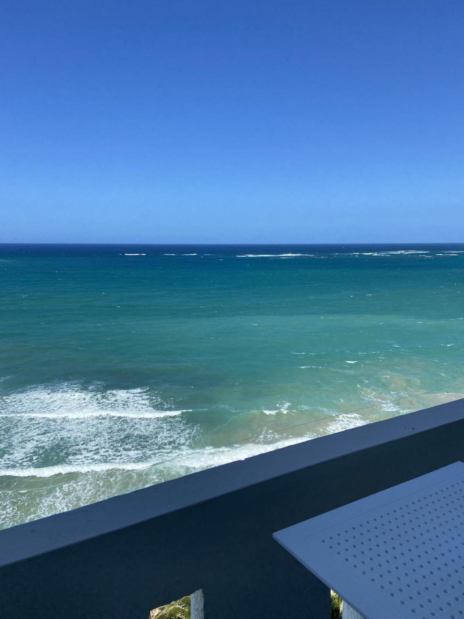 Kasa Blue Ocean - 2 Bed 2 Bath For 4 Ocean View Balcony Beachfront Condo Pool San Juan Exterior photo