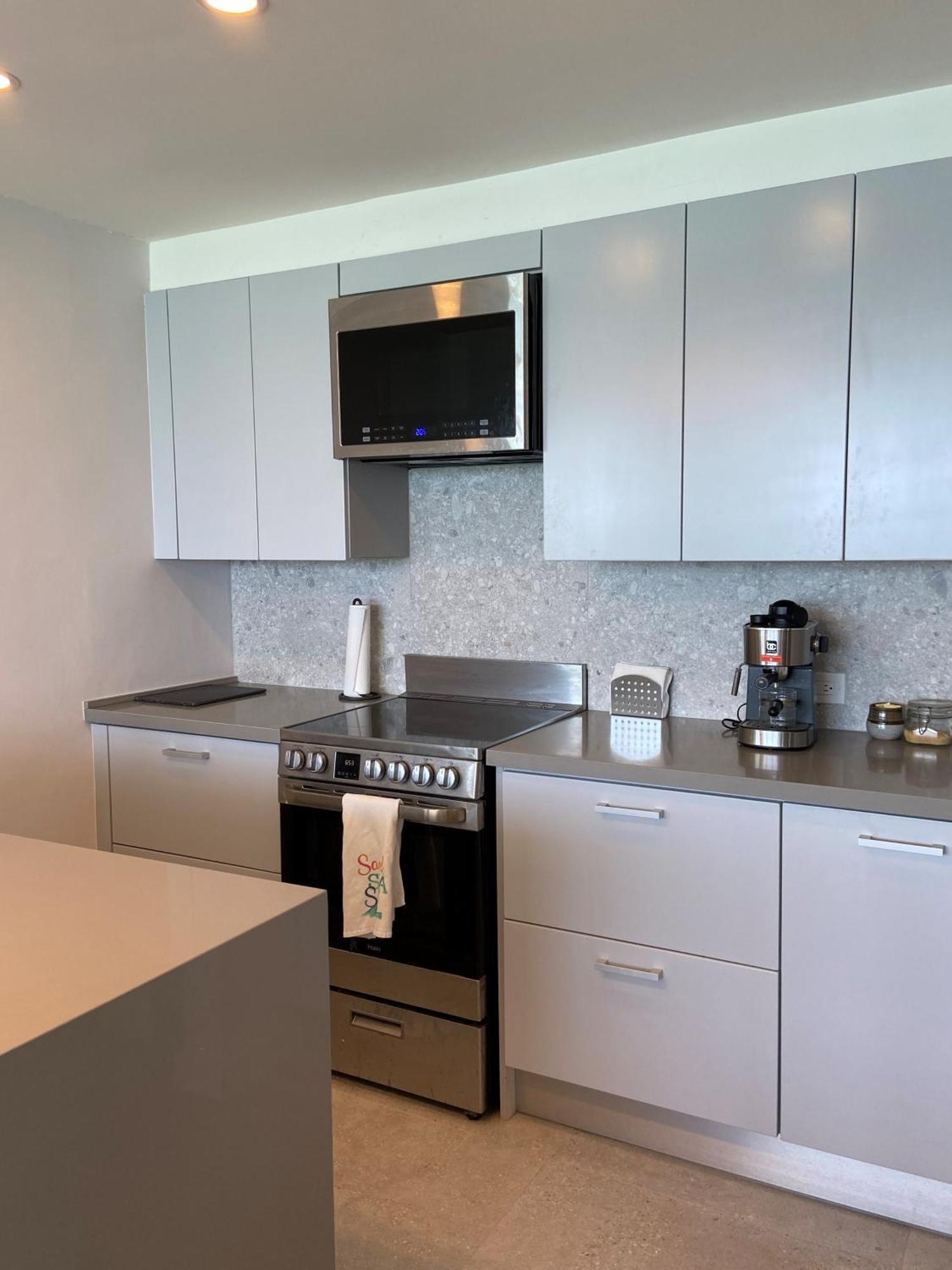 Kasa Blue Ocean - 2 Bed 2 Bath For 4 Ocean View Balcony Beachfront Condo Pool San Juan Exterior photo