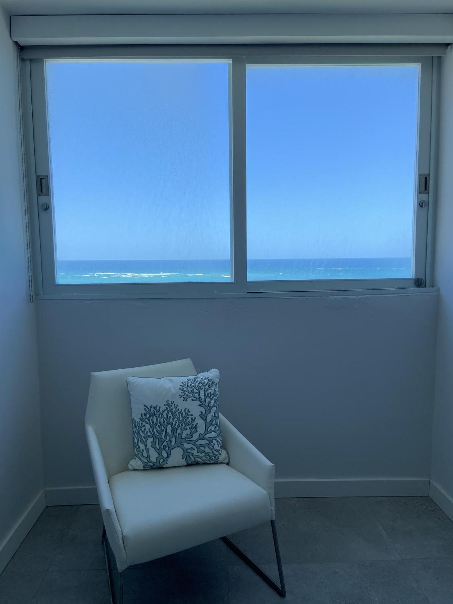 Kasa Blue Ocean - 2 Bed 2 Bath For 4 Ocean View Balcony Beachfront Condo Pool San Juan Exterior photo